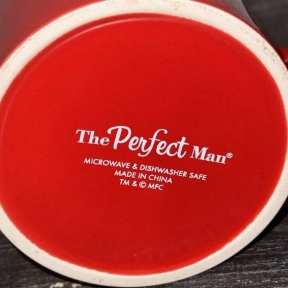 The Perfect Man Red Holiday Mugs Set Of 2 Naughty Nice I Can Explain Design Mi - Picture 5 of 8